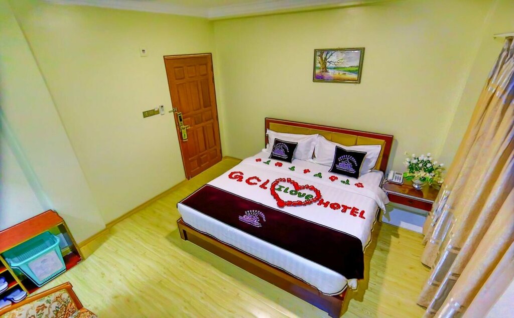 Golden City Light Hotel
