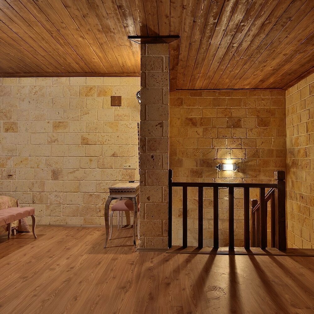 ELEVRES STONE HOUSE HOTEL