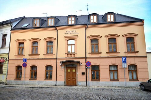 Penzion U Svatého Jakuba, Reserva ahora Hotel Hoteles en Bohemia Central con aparcamiento, Aparcamiento