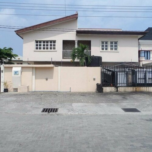 Larry Mitchelle Suites, Prenota Hotel Hotel a Eti-Osa con piscina, Piscina