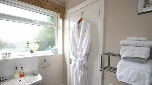 The Kings Arms Hotel, Ulverston, Забронировать Отель Отели Улверстон с парковкой, рядом с Музей Лорела и Харди, Парковка