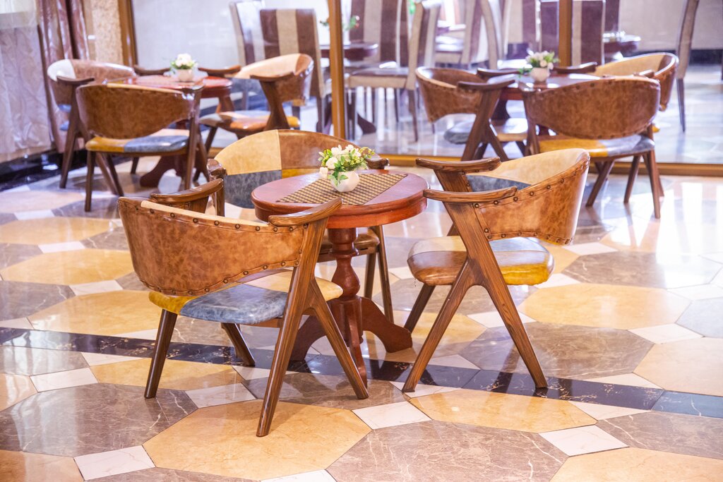 Tiffany Diamond Hotel Makunganya Street