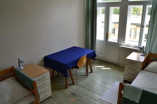 Hostel Mikoláse Alse, Rezerwuj Hostel Hotele w Praga z parkingiem, w pobliżu Waldstein Riding School, Parking