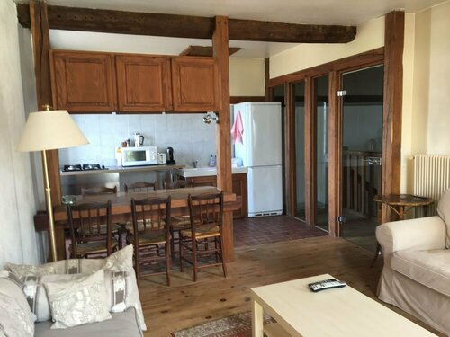 B&B Le Jardin de Carco, Book Bed and Breakfast Hoteller i Burgund med parkering, Parkering