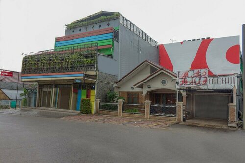 OYO 789 Pelangi Guest House, Reserva ahora Hostal o pensión Casas de huéspedes en Tangerang, Hostal o pensión