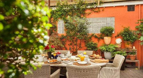 Guesthouse Maison de la Rose, Забронировать Отель Отели Исторического центра с парковкой, Парковка