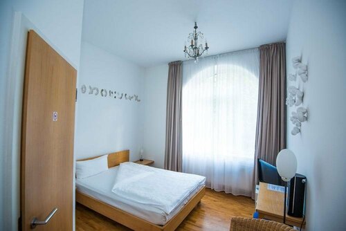 Art-Hotel Robert Mayer, Забронировать Отель Боккенхайм Франкфурт-на-Майне, рядом с Пальменгартен
