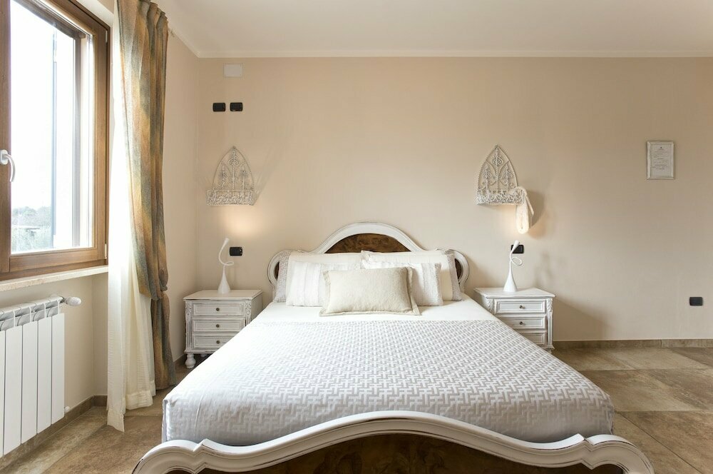 Villa Malvasio Pool and Jacuzzi Room Sassari