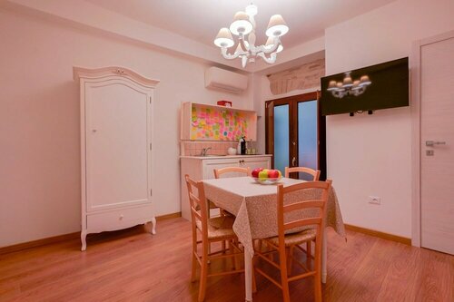 Baco Rooms, Забронировать Отель «постель и завтрак» Кальяри Южная Сардиния, рядом с Базилика Св. Сатурнино