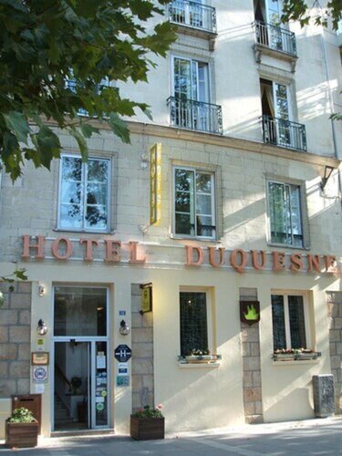Logis Hôtel Duquesne, Забронировать Отель Отели Большого Нанта с парковкой, Парковка