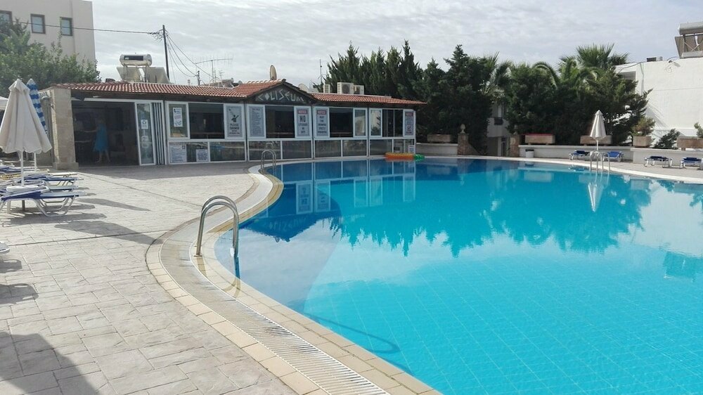 Pefkos Beach Studios & Apartments