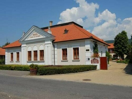 Magita Hotel, Забронировать Отель Отели Боршод-Абауй-Земплен с бассейном, Бассейн