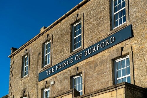 Prince of Burford, Rezervasyon Misafirhane Burford 