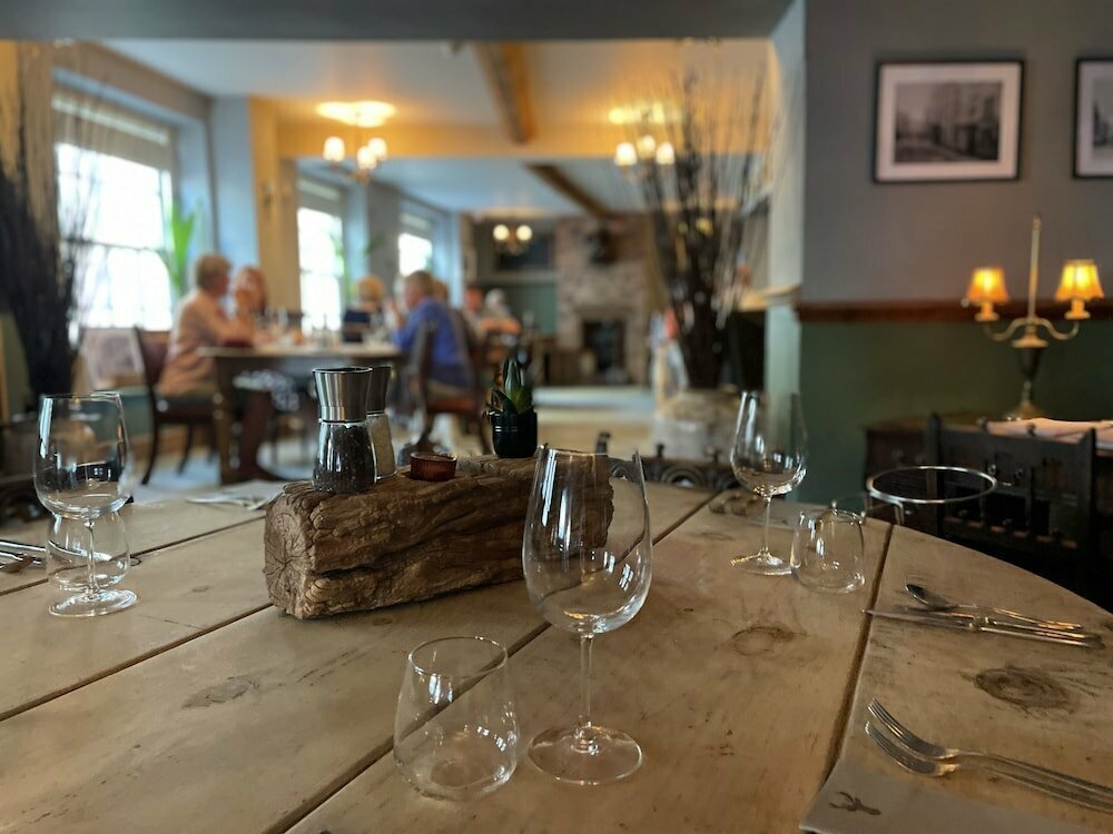 White Hart Hotel, Restaurant, Bar