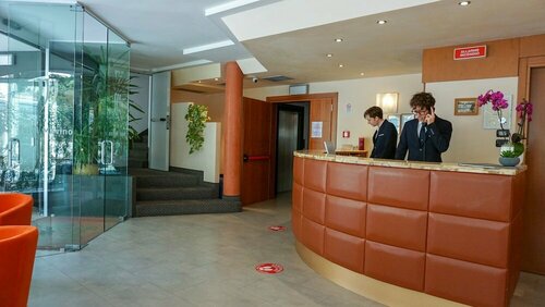 Hotel Mavino, Забронировать Отель Отели Ломбардии с завтраком, Завтраки