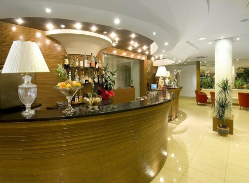 Hotel Trevi, Забронировать Отель Каттолика Побережье Римини, рядом с Аквариум Le Navi