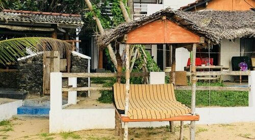 At Ease Beach Hotel, Забронировать Отель Отели Хиккадува с парковкой, Парковка