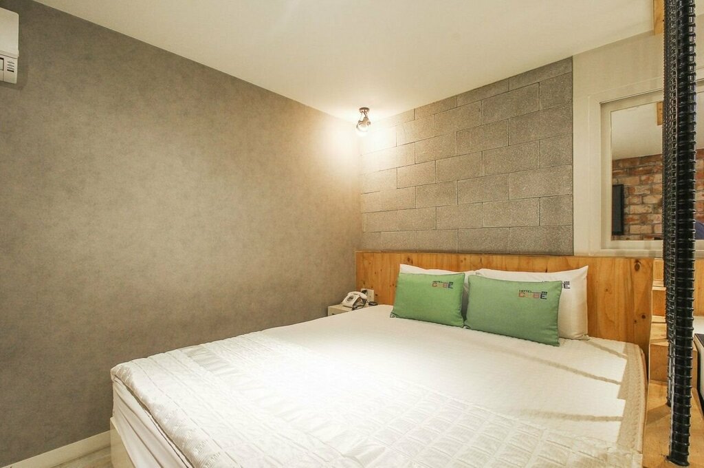 Cube Hotel