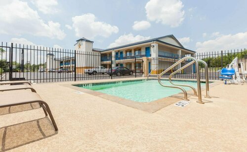 Days Inn by Wyndham Houston East, Book Hotel Hoteller i Houston med parkering, Parkering