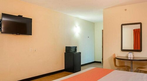 Motel 6-New Orleans, LA - Near Downtown, Забронировать Мотель Отели Нового Орлеана с парковкой, рядом с Miltenberger Park, Парковка