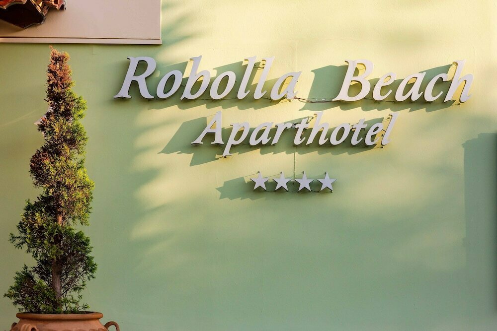 Robolla Beach Aparthotel