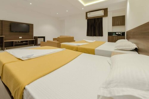 Hotel Karuna Residency, Забронировать Отель Отели Мангалур 3 звезды, рядом с Железнодорожный вокзал Мангалур-Центральный, 3*