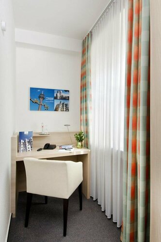 Hotel am Hofgarten, Rezervasyon Otel Pempelfort. Düsseldorf