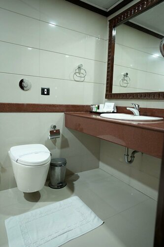 Joys Palace Hotel, Забронировать Отель Триссур штат Керала