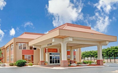 Ramada Inn, Book Hotel Hoteller i Ozark med pool, Swimmingpool