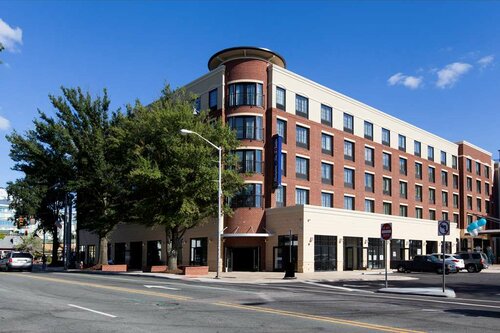 Hampton Inn & Suites Chapel Hill/Carrboro, Забронировать Отель Чапел-Хилл Raleigh-Durham Metropolitan Area, рядом с Городской центр Carrboro Century Center