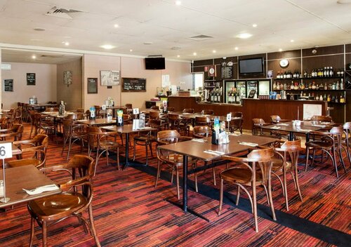 Upper Ross Hotel, Book Hotel Ross River hoteller med parkering, Parkering