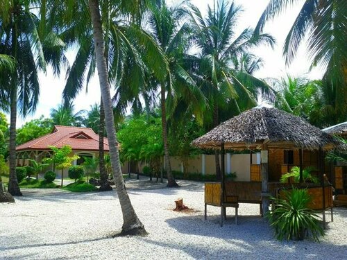 Luzmin BH - Beachfront Cottages, Book Guesthouse Hotels in Cebu with Parking, Parking