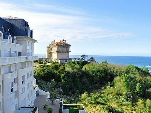 Les Volets Bleus, Забронировать Отель Отели French Basque Country с бассейном, Бассейн