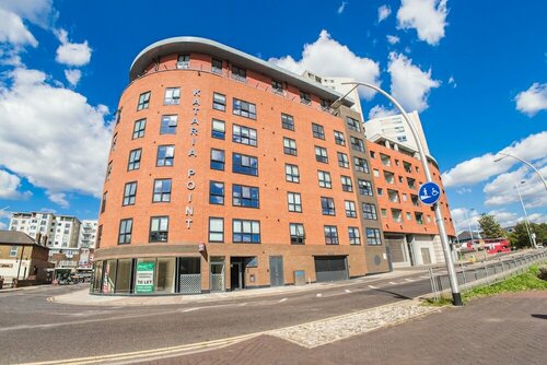 Ilford Tower Apartments, Забронировать Апартаменты/квартира Илфорд Большой Лондон, рядом с Часовня Св. Марии и Св. Фомы при больнице в Илфорде