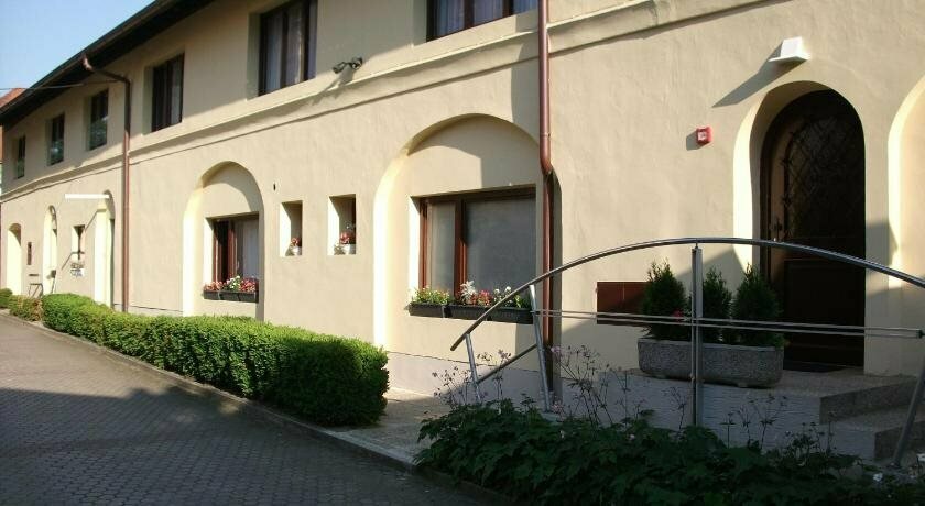 Kaptolski Dvori