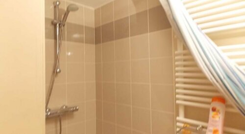 het sprankelend toeval, Prenota Hotel  