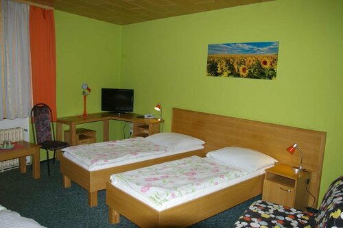 Pension Duel, Забронировать Отель Мост 