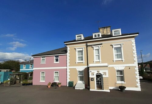 Five Valleys Aparthotel, Book Hotel Stroud 