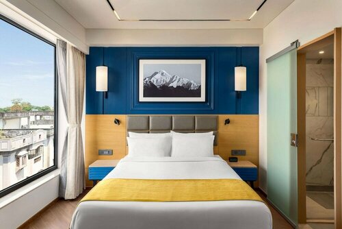 Ramada Encore by Wyndham Siliguri Sevoke Road, Забронировать Отель Отели Силигури с завтраком, Завтраки