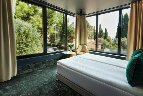 EZE BEACH Residence, Забронировать Апартаменты/квартира Отели Эз с бассейном, рядом с Port of Villa Maris, Бассейн