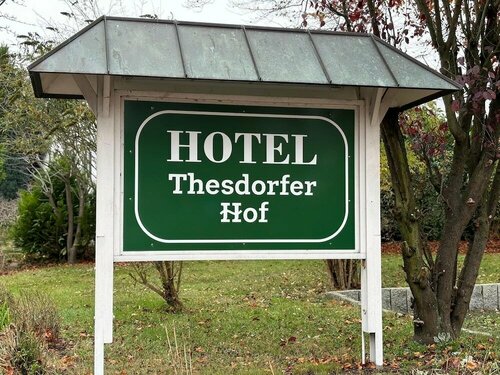 Hotel Thesdorfer Hof, Забронировать Отель Пиннеберг земля Шлезвиг-Гольштейн