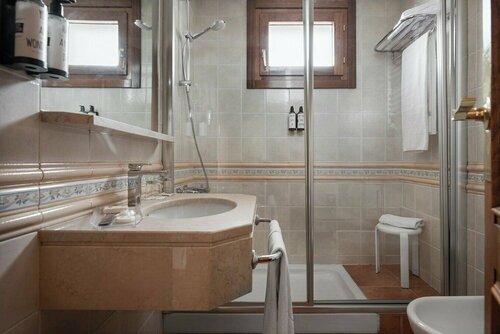 Hotel Alfonso VIII, Book Hotel Hoteller i Extremadura med parkering, Parkering