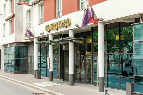 Courtyard by Marriott Paris Saint Denis, Забронировать Отель Сен-Дени Seine-Saint-Denis