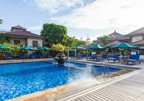 Risata Bali Resort & Spa, Забронировать Курортный отель Отели Куты с питанием, рядом с Торговый центр Kuta Center, Пансион
