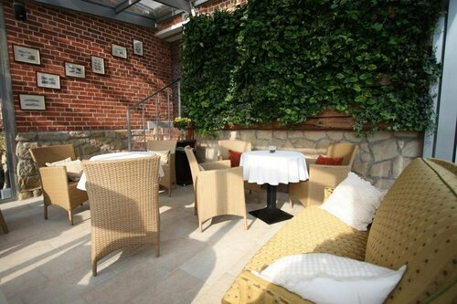 LIFE Hotel “Flora” Sp. z o.o., Prenota Hotel Tychy 