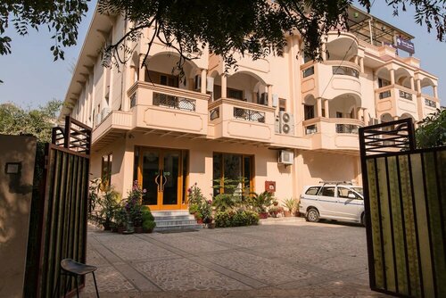 Hotel Buddha, Забронировать Отель Отели Варанаси с парковкой, Парковка
