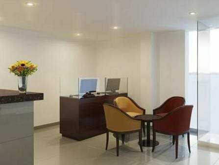 Tierra Viva Puno Plaza Hotel, Rezerwuj Hotel Puno Peru, w pobliżu Deustua Arc