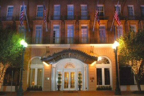 The Lafayette New Orleans By Kasa Living, Забронировать Отель Отели Нового Орлеана с бассейном, рядом с The Paraplex Annex, Бассейн