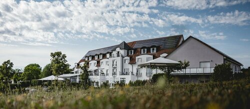 Landhotel Rügheim, Book Hotel Hoteller i Bayern med pool, Swimmingpool