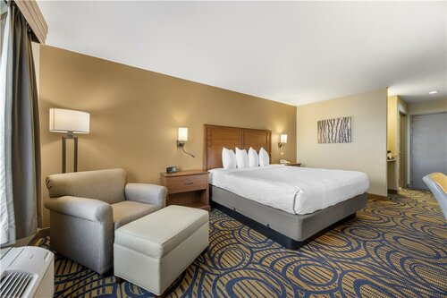 Best Western Woodburn Inn, Забронировать Отель Отели Willamette Valley с парковкой, Парковка